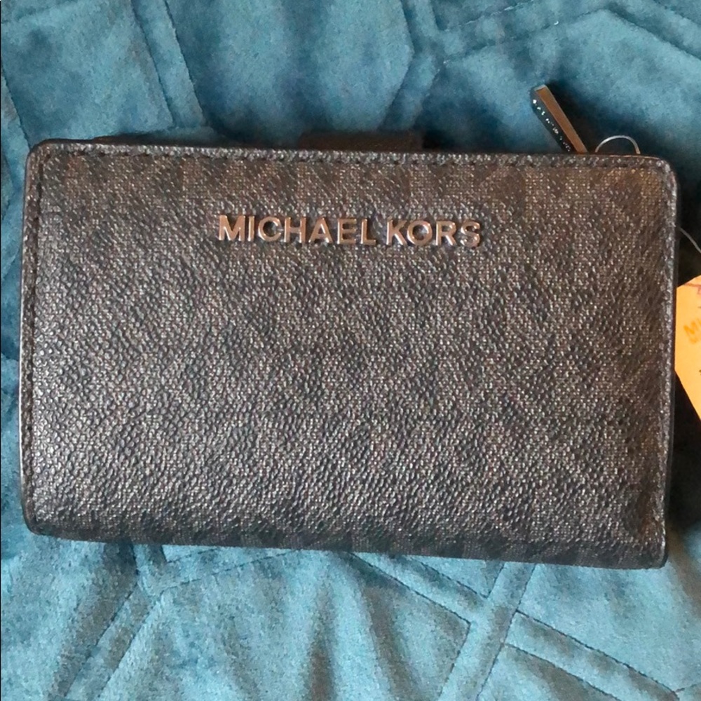 Michael Kors Jet Set Travel Wallet